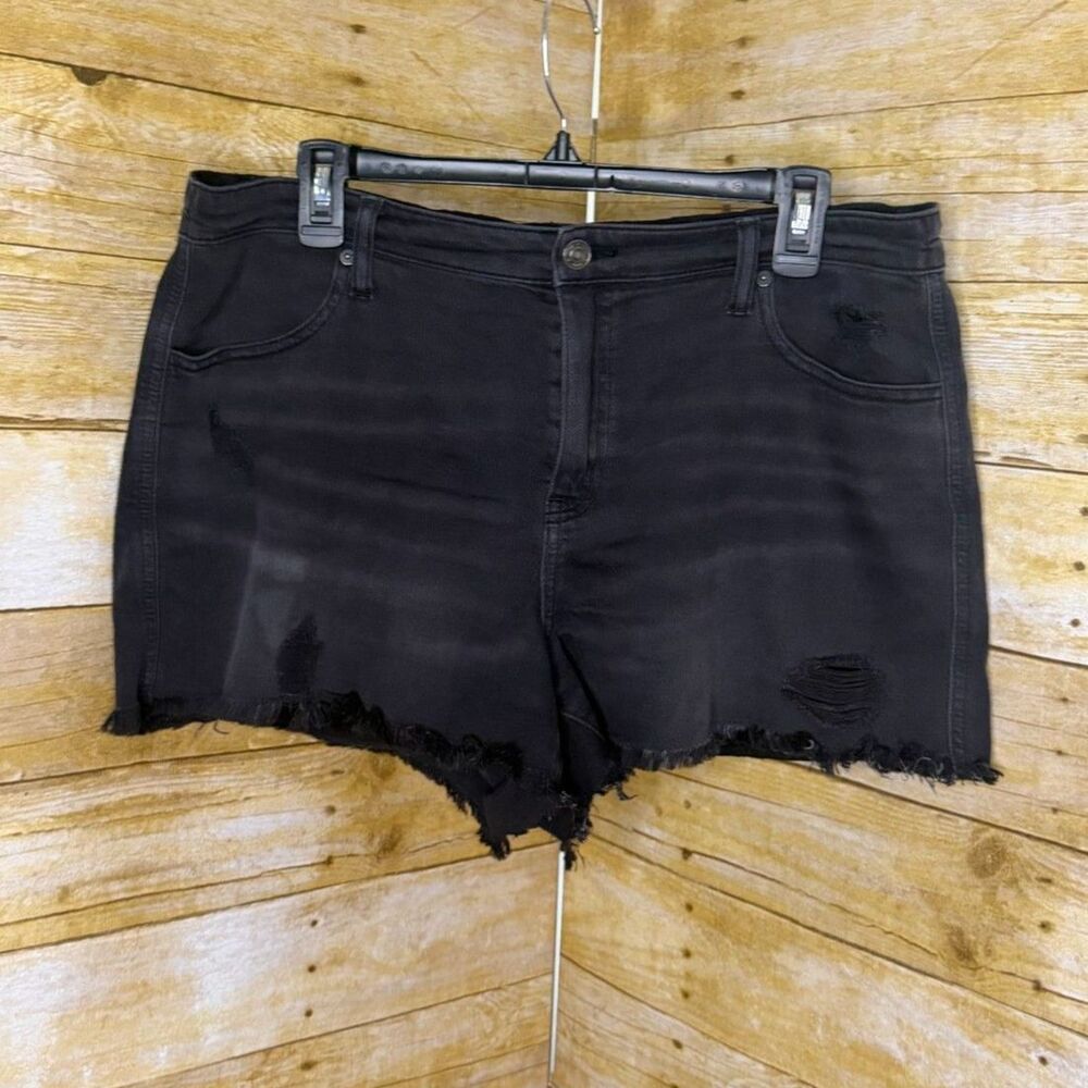 AERIE DAYDREAM CUT OFF BLACK DENIM LIGHTLY DISTRESSED FESTIVAL CONCERT SHORTS